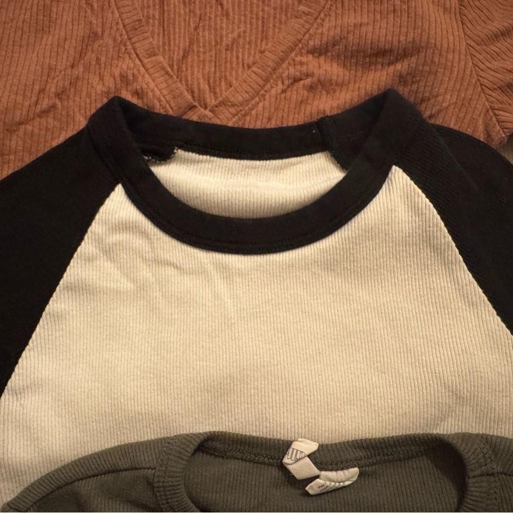 Teen girls/juniors Tops Collection - Picture 9 of 10